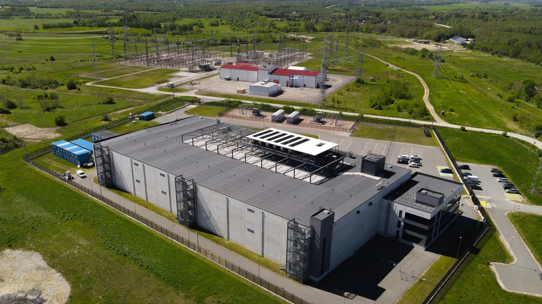US Data Centers Surge as AI Demand Meets Power and Water Limits