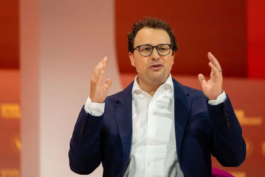 Anthropic CEO Says OpenAI’s ‘Stargate’ Venture Seems ‘Chaotic’