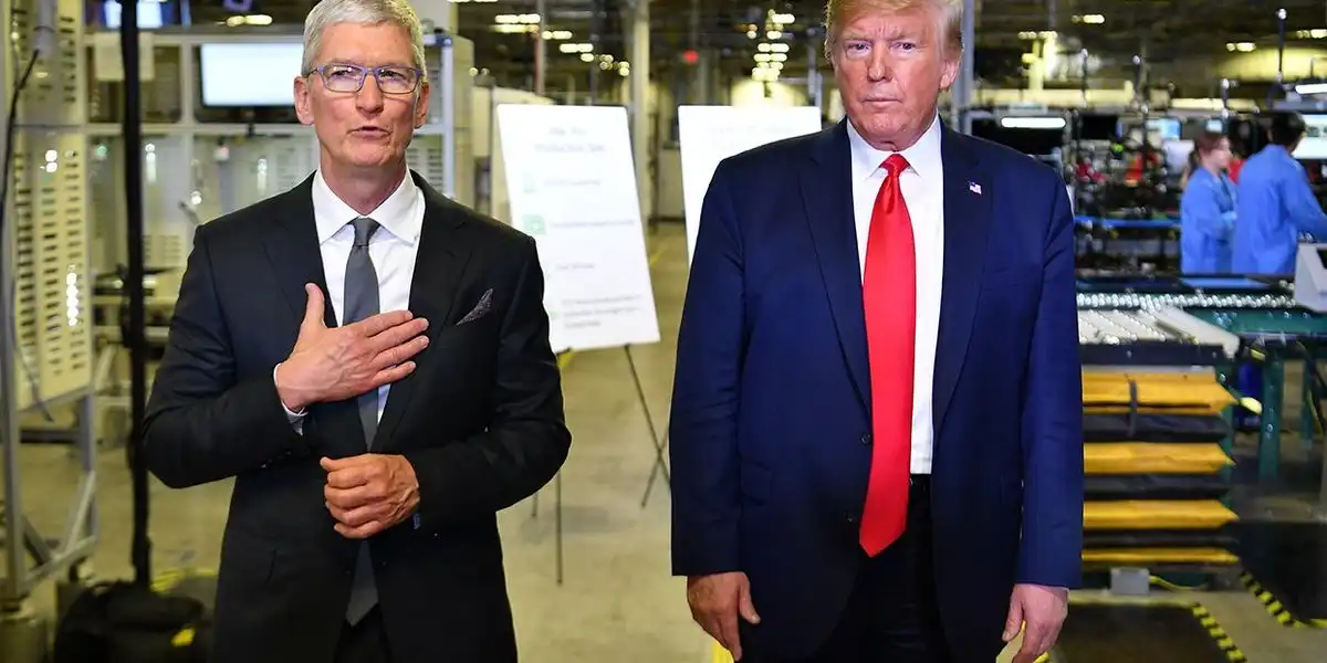 Apple CEO Tim Cook joins other major business leaders with $1 million personal donation to Trump’s inauguration