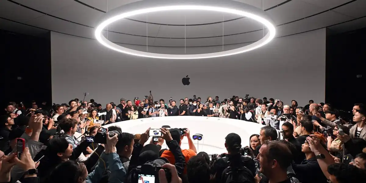 Apple Is Under Pressure to Deliver on AI at Monday’s WWDC Event