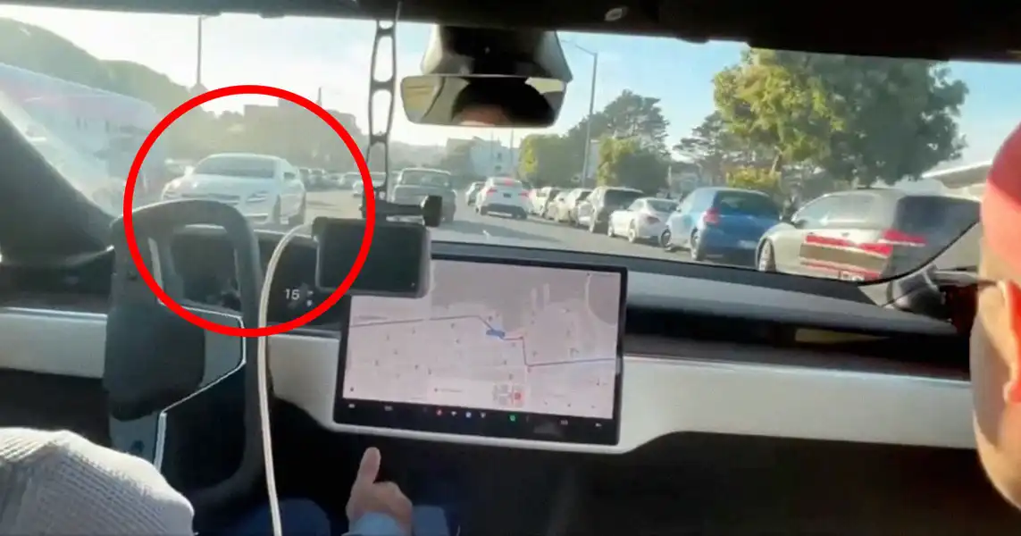 As Tesla Driver Boasts to Passenger How Awesome Full Self-Driving Is, Car Suddenly Swerves Into Oncoming Traffic