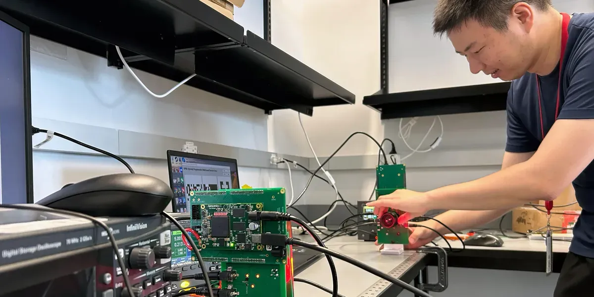 Optical Memory for AI Accelerators: A Light-Based Approach to Updating Model Parameters