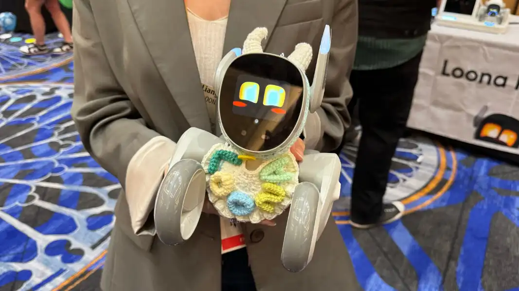 Loona is the cutest robot of CES 2025, and it's not even close