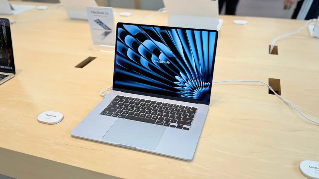 MacBook Air Memory Shortage Shows How AI Demand Is Raising Hardware Costs