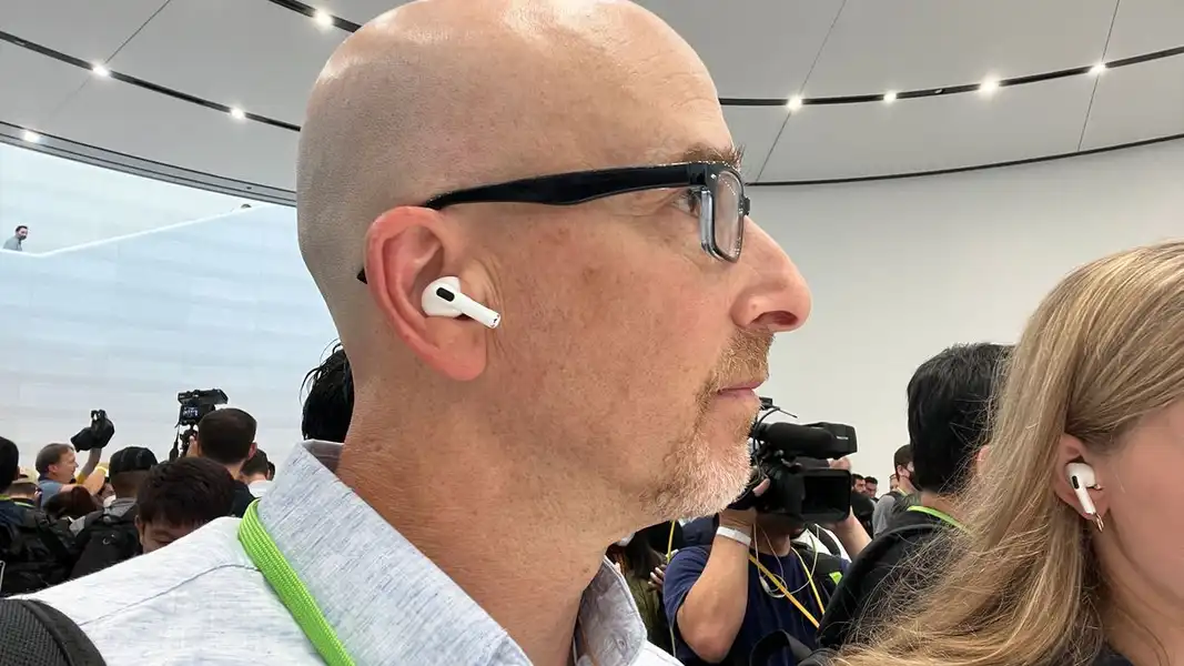 Samsung and Meta are looking into earbuds with cameras, following Apple’s AirPods’ lead