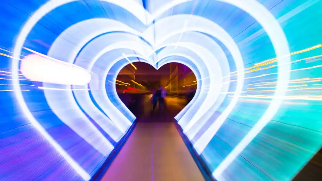 This App Uses AI to Keep Dating Emotional, Yet Productive